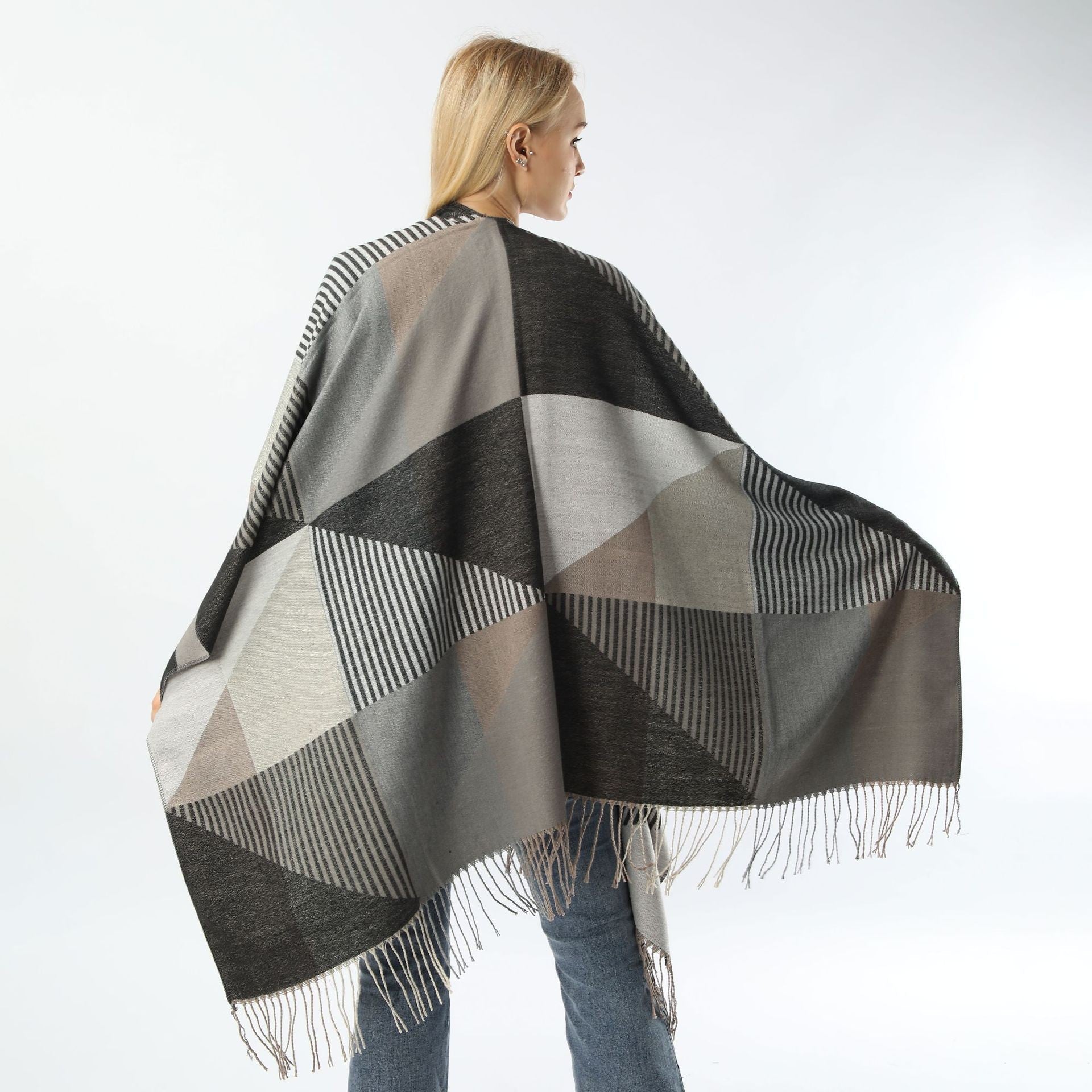 Warm Tassel Jacquard Shawl Scarf – Plaid Print